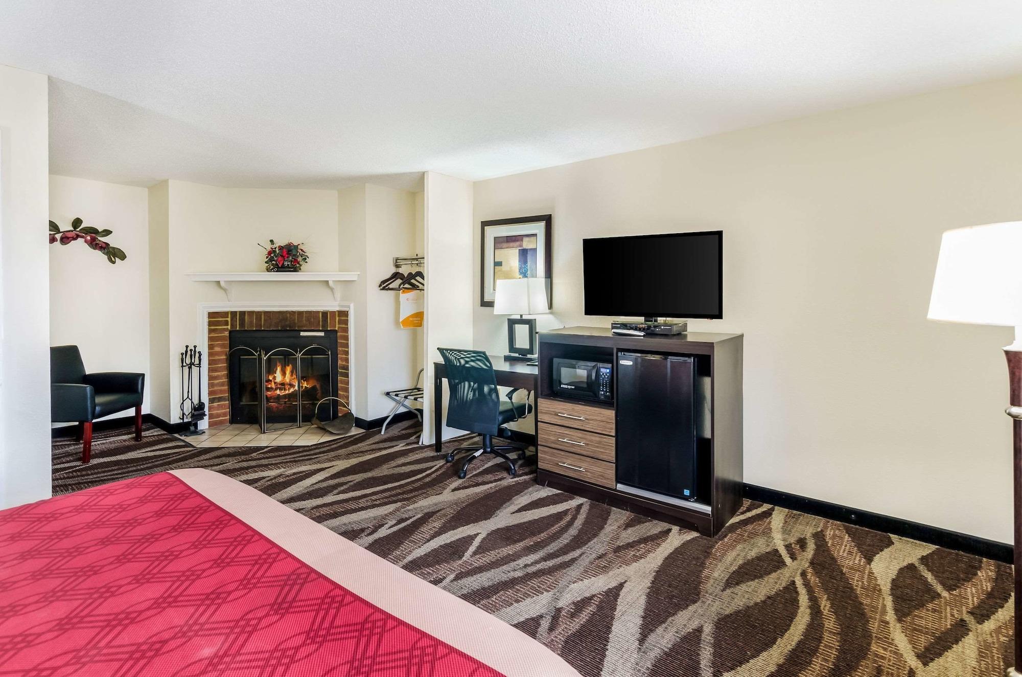Econo Lodge Glade Springs I-81 Exteriör bild