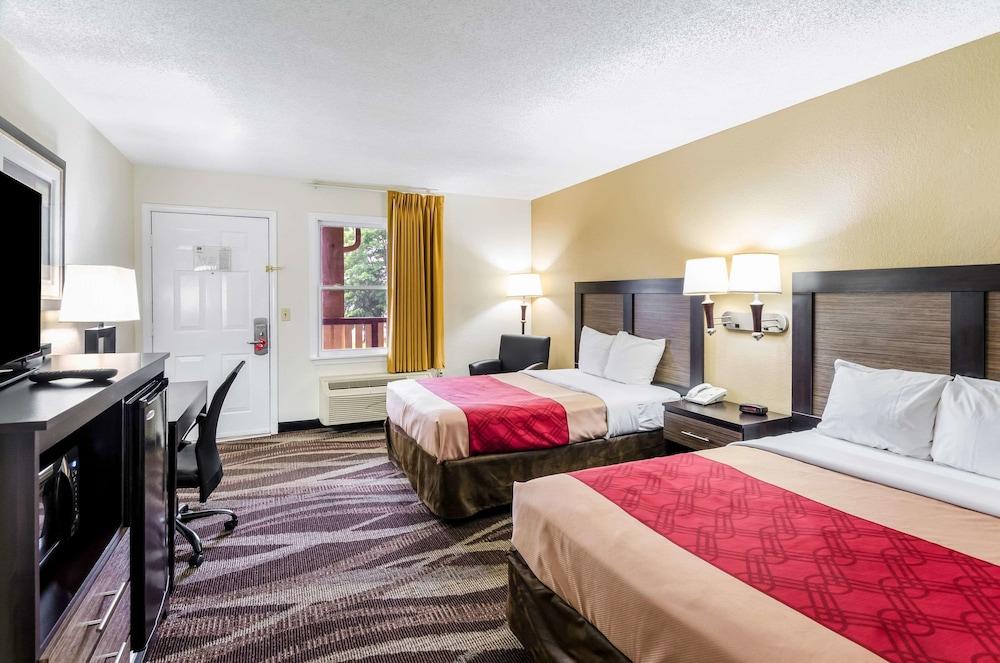 Econo Lodge Glade Springs I-81 Exteriör bild