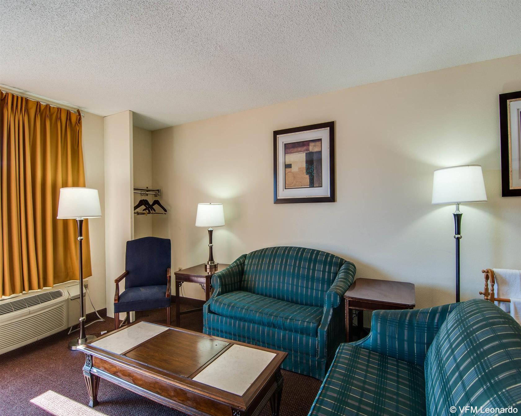 Econo Lodge Glade Springs I-81 Exteriör bild