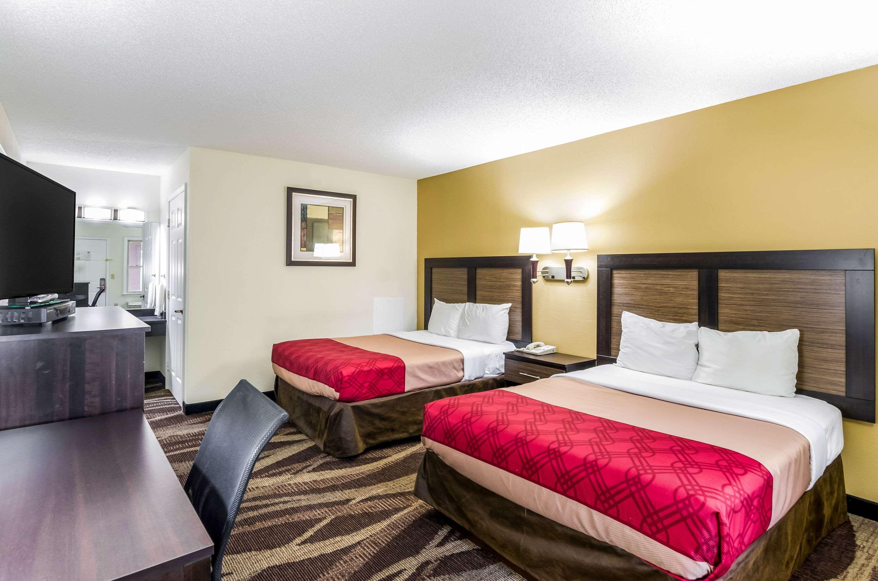 Econo Lodge Glade Springs I-81 Exteriör bild