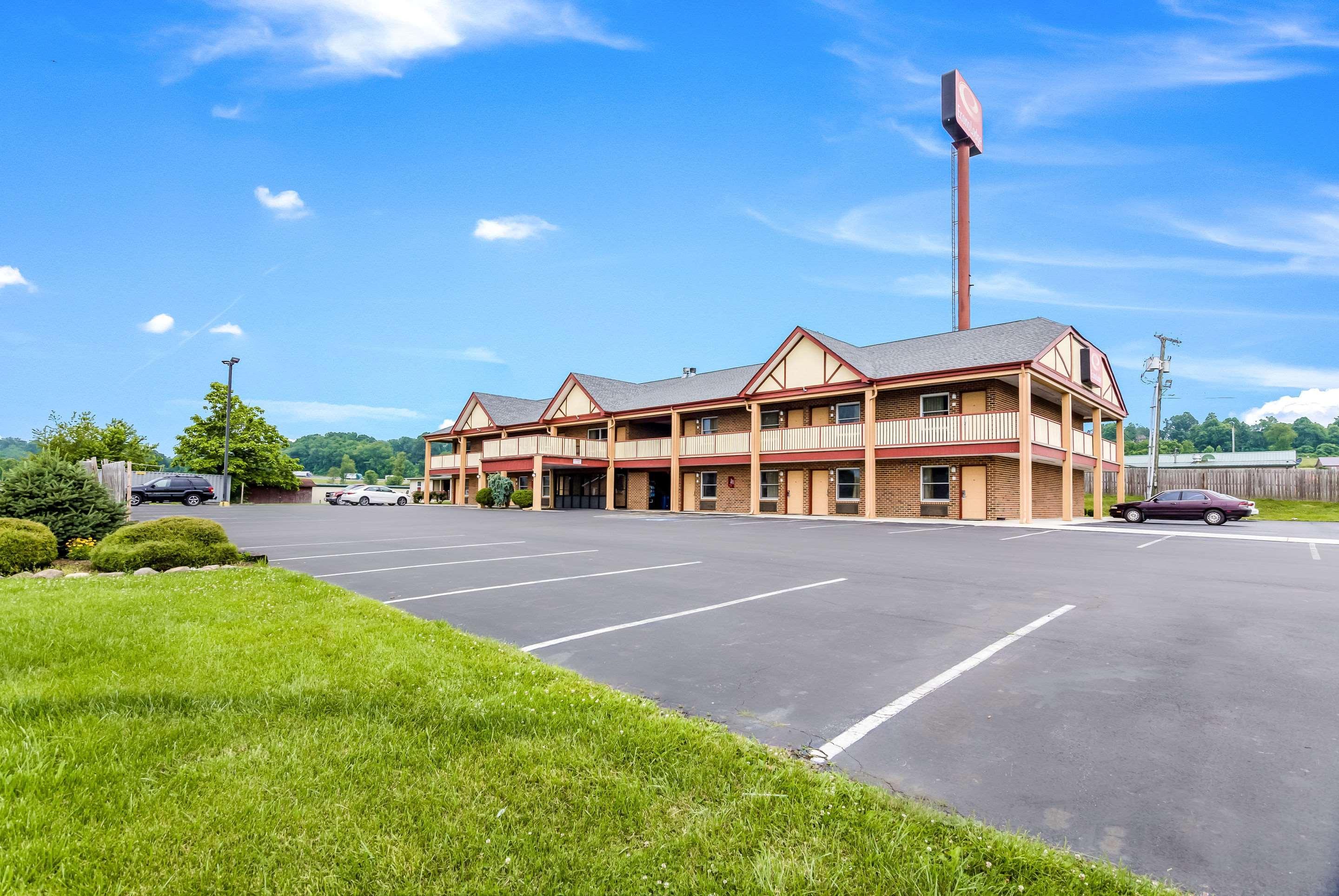 Econo Lodge Glade Springs I-81 Exteriör bild