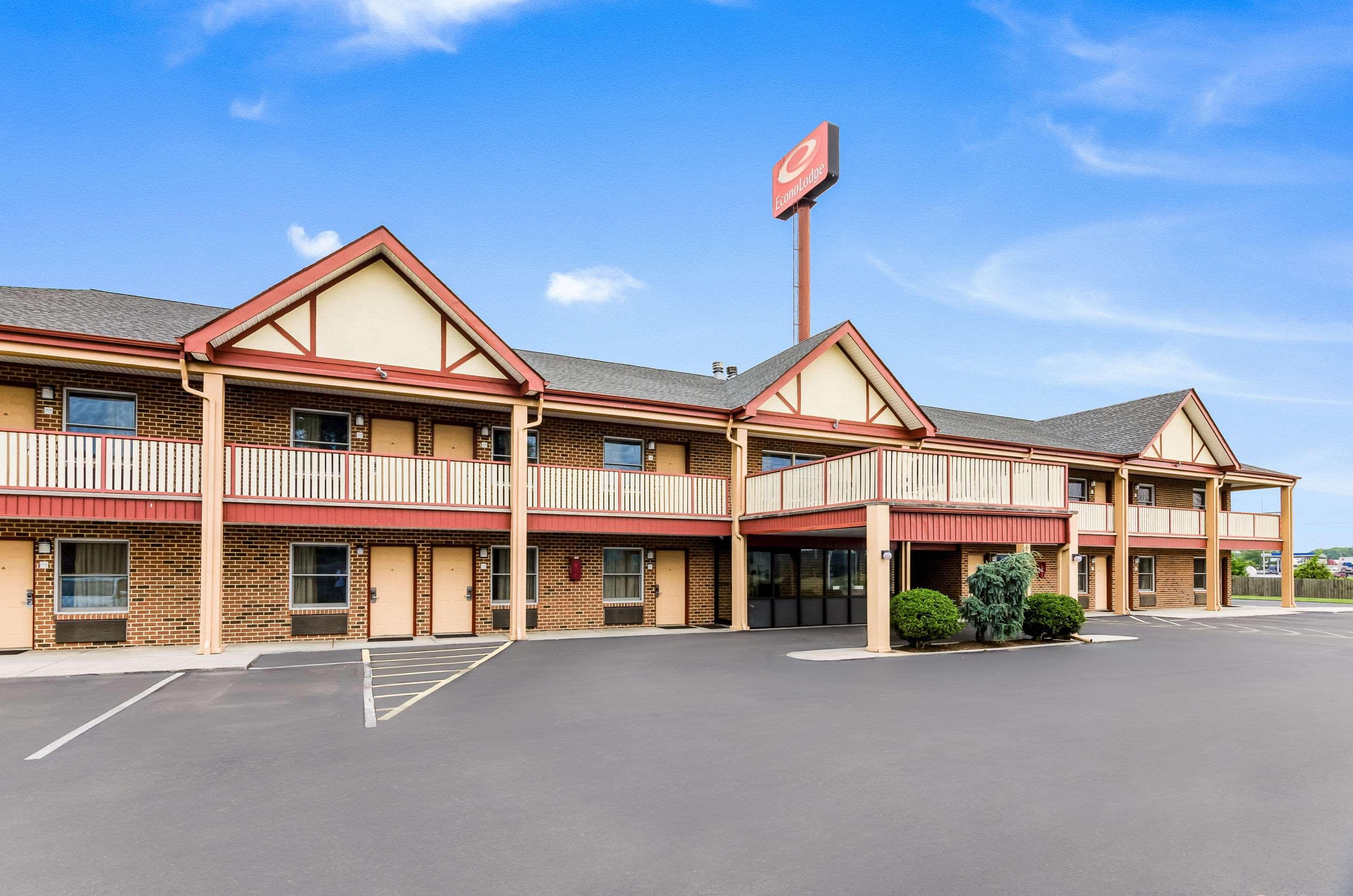Econo Lodge Glade Springs I-81 Exteriör bild