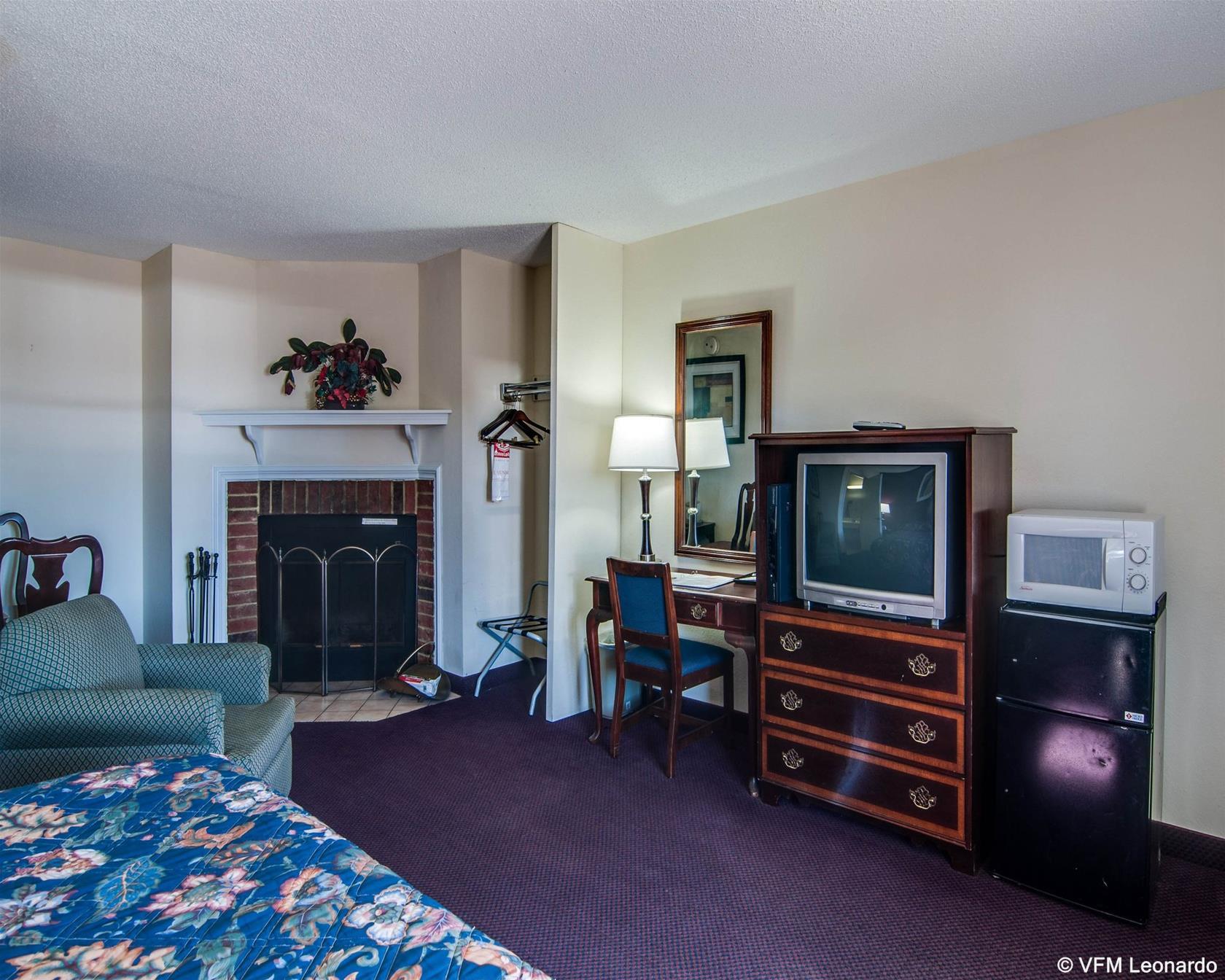 Econo Lodge Glade Springs I-81 Exteriör bild