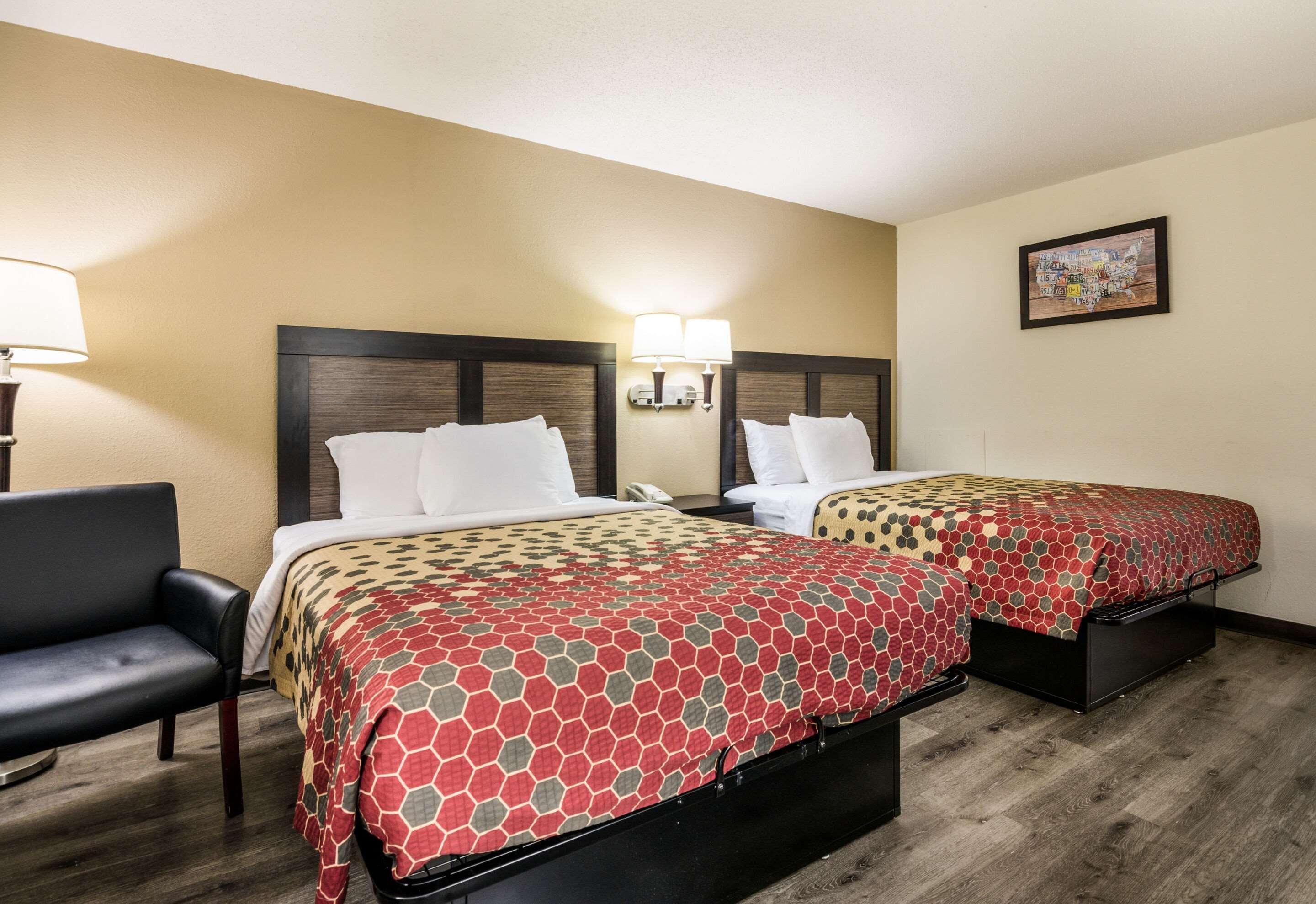 Econo Lodge Glade Springs I-81 Exteriör bild