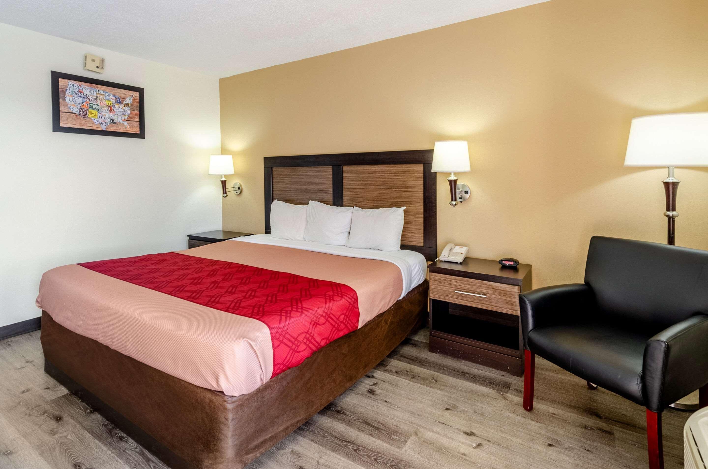 Econo Lodge Glade Springs I-81 Exteriör bild