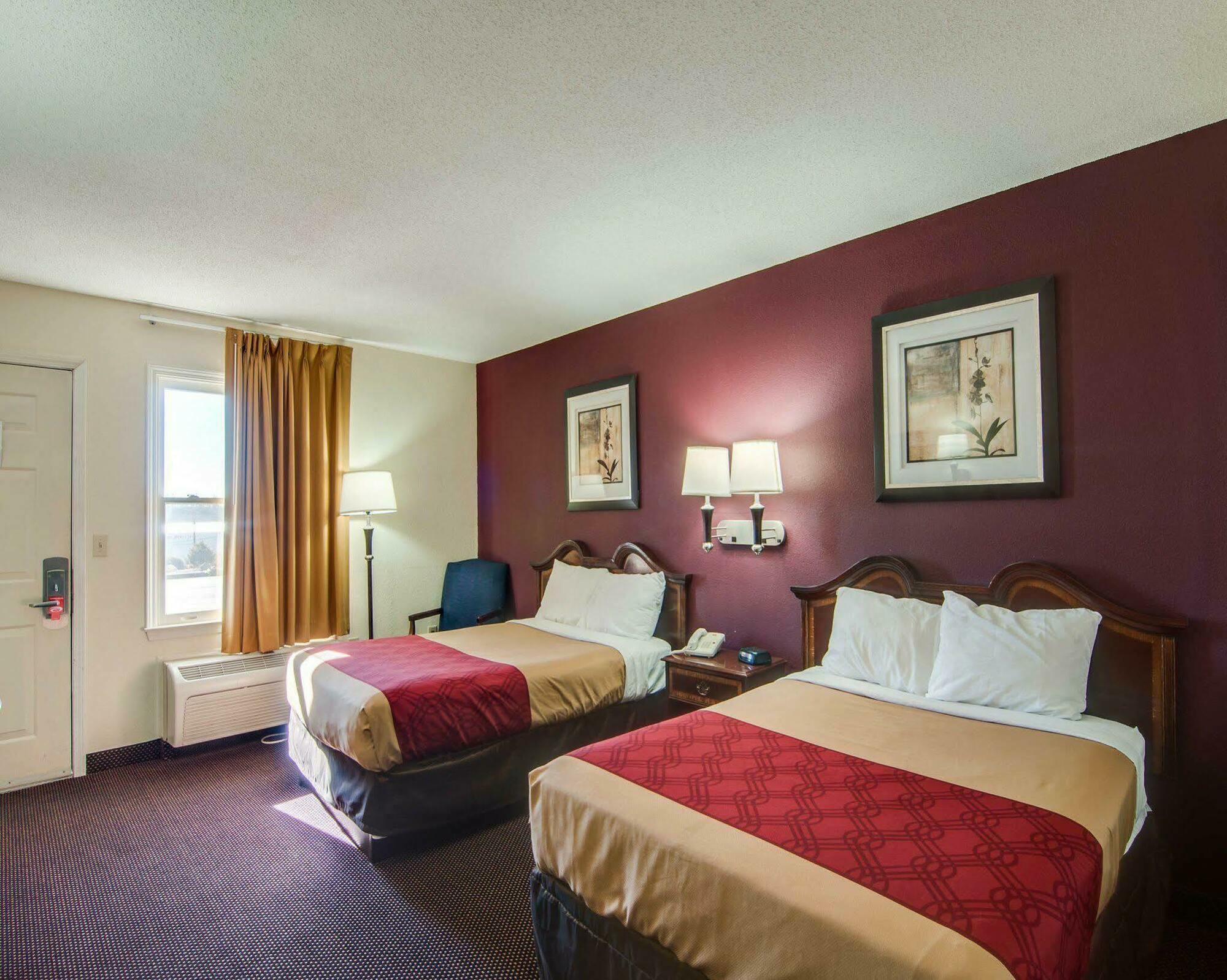 Econo Lodge Glade Springs I-81 Exteriör bild